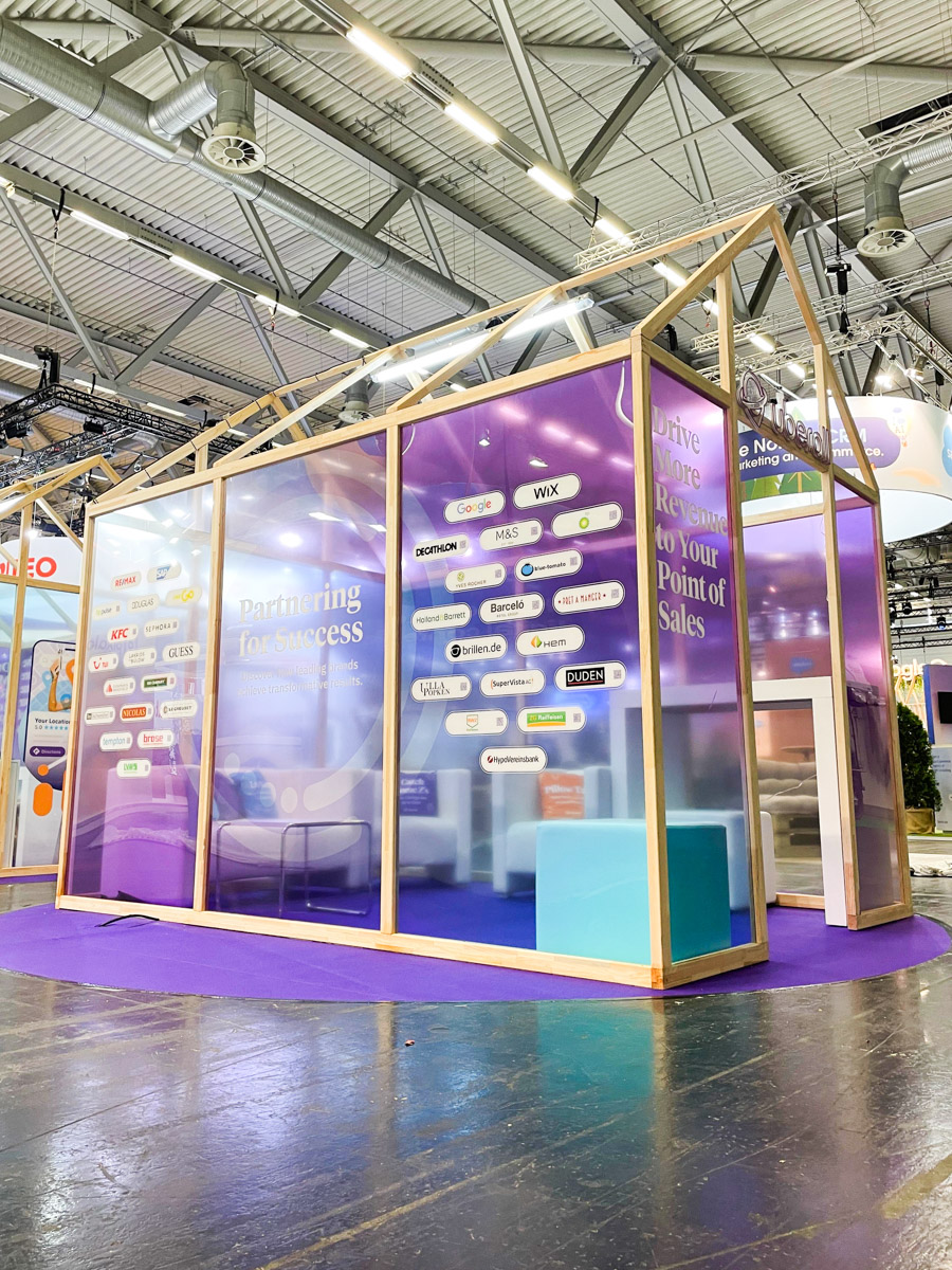 Werbetechnik-bonn-fahrzeugbeschriftung-werbeschilder-3dbuchstaben-comexpo1